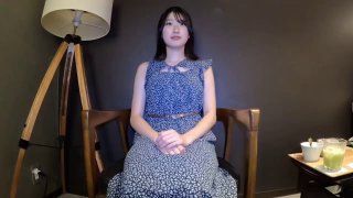 停车场的极品反差少女，只有绿帽让自己快乐，淫语！
